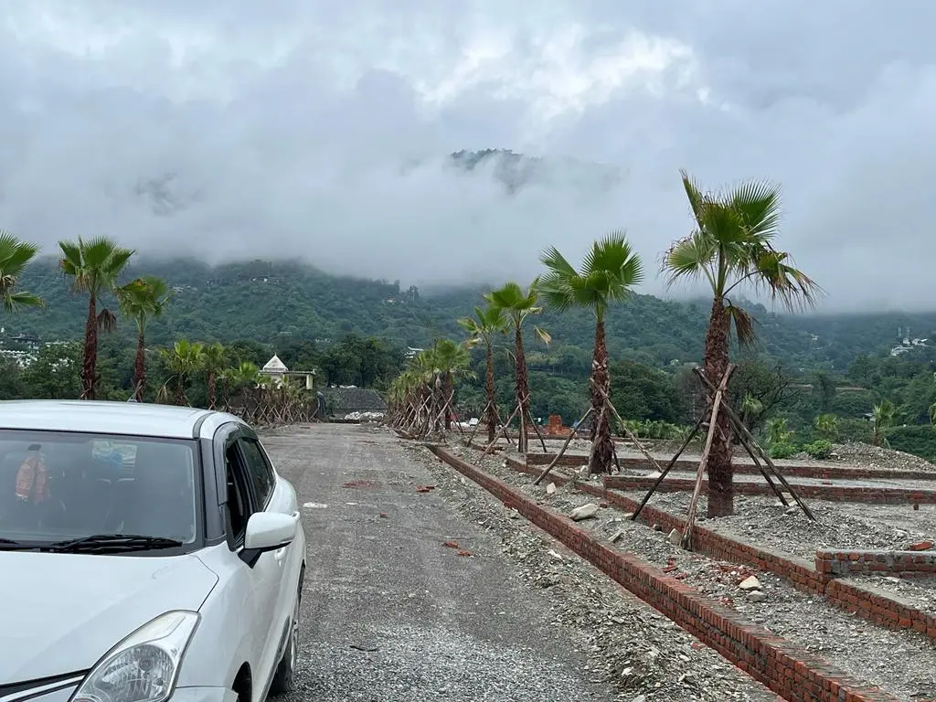 Plot near ISBT Dehradun